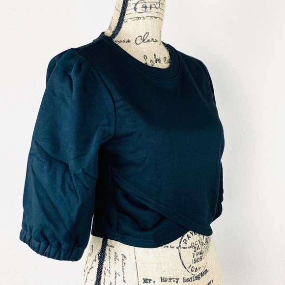 ❤️ Lovers + Friends Black Crop Sweatshirt (Medium) - Picture 8 of 8